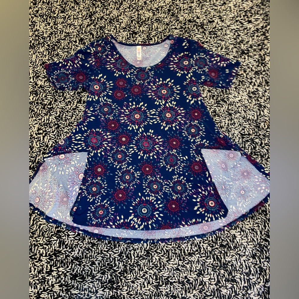 Lularoe Perfect tee - Picture 2 of 5